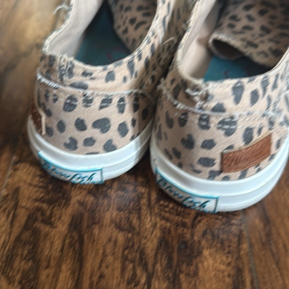 Blowfish Tan Leopard Slip-On Shoes, size 7 - Picture 7 of 7